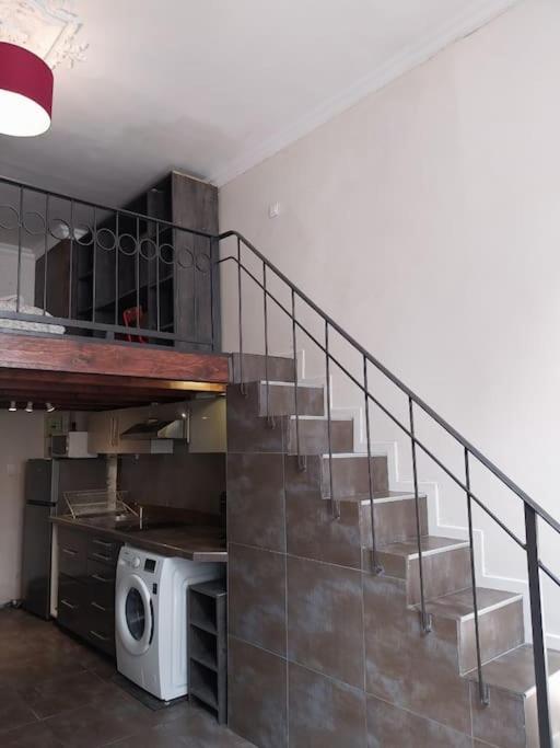 Appartement Quartier Belleville 20m2 Avec Mezzanine *